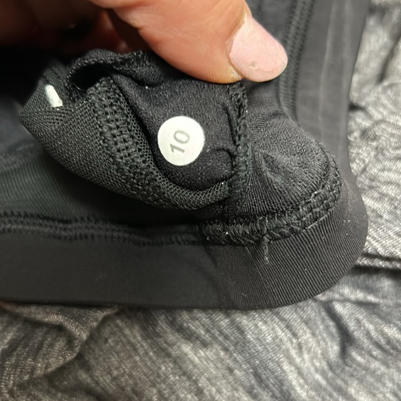 Lululemon - Picture 3 of 4